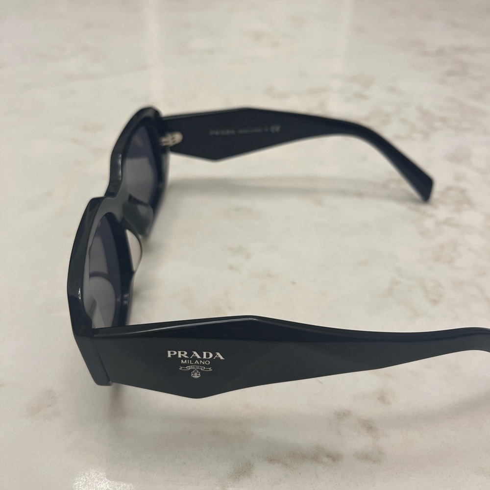 Black Women's Rectangular Sunglasses - Picture 2 of 6